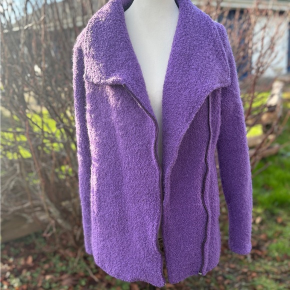 Vintage purple wool sweater coat with a beautiful curly bouclé texture. - Picture 7 of 9